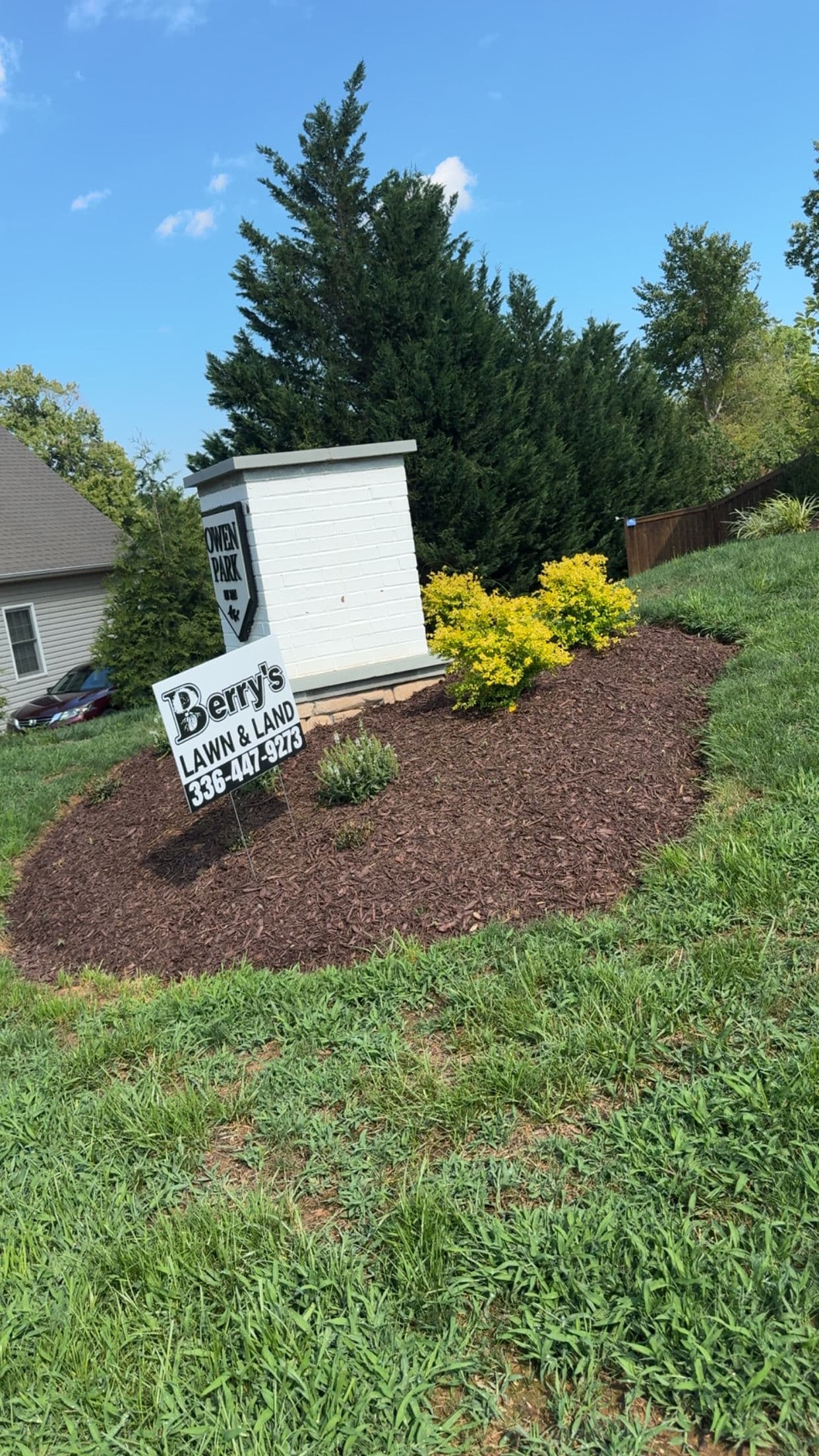 Gallery photos for Mulch, Bed Edging, Grading and Straw Seed in Gibsonville NC: Image #2