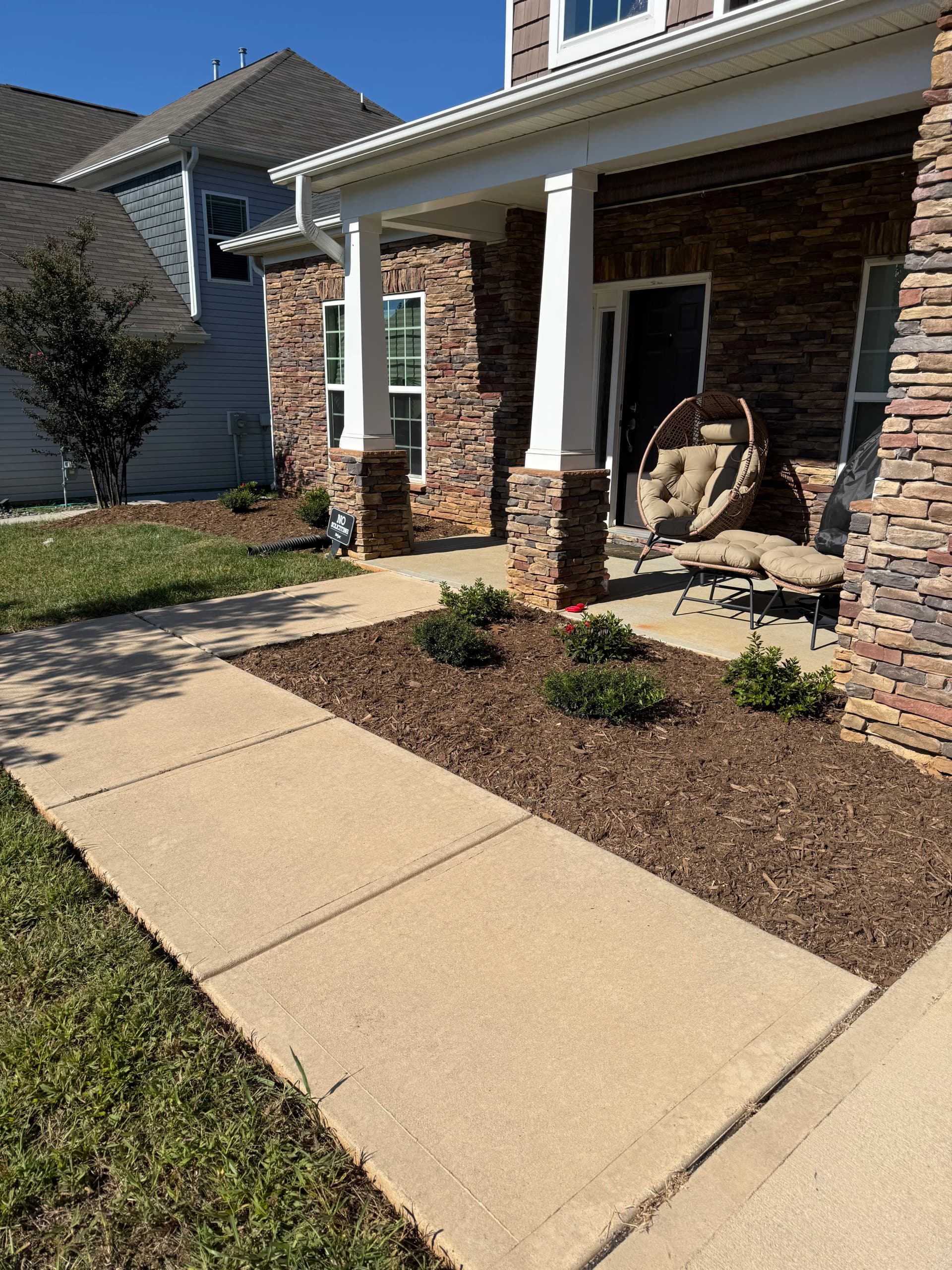 Gallery photos for Front Yard Landscape Bed Redesign with New Plantings and Fresh Mulch: Image #2