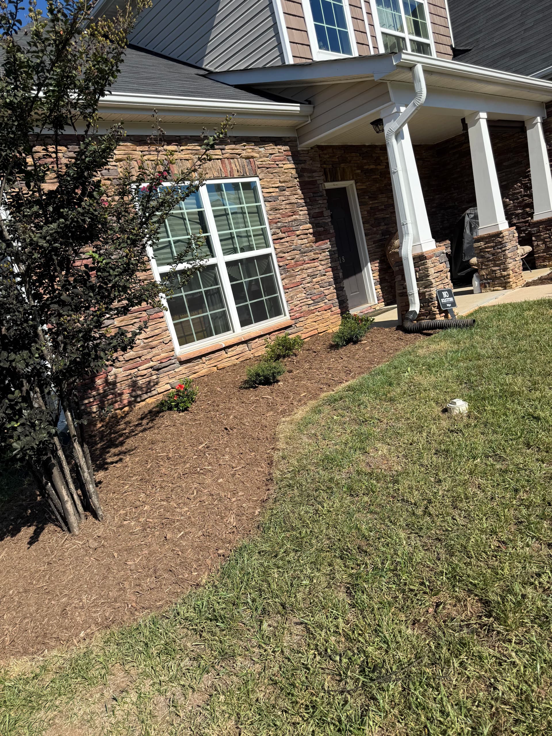 Gallery photos for Front Yard Landscape Bed Redesign with New Plantings and Fresh Mulch: Image #3